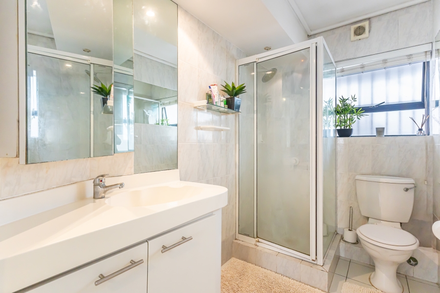 To Let 2 Bedroom Property for Rent in Sea Point Western Cape